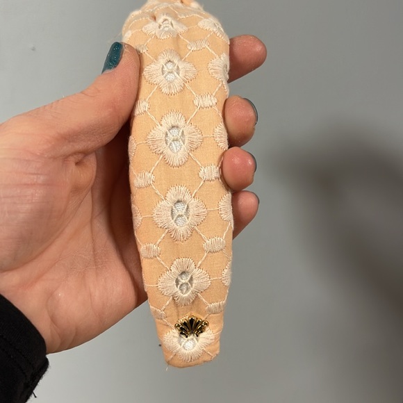 Lele Sadoughi Daisy Eyelet Knotted headband New with tag and bag Peach colour - Picture 4 of 7